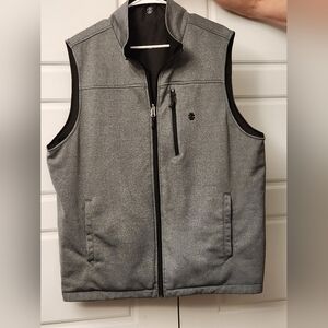 EUC‎ Izod Reversable, lightweight size Large Vest